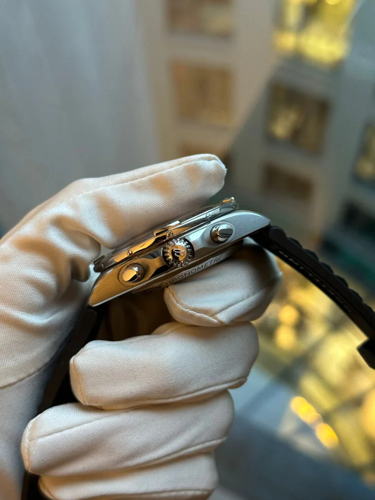 Breitling Chronomat Chronograph 42 box and papers 2020